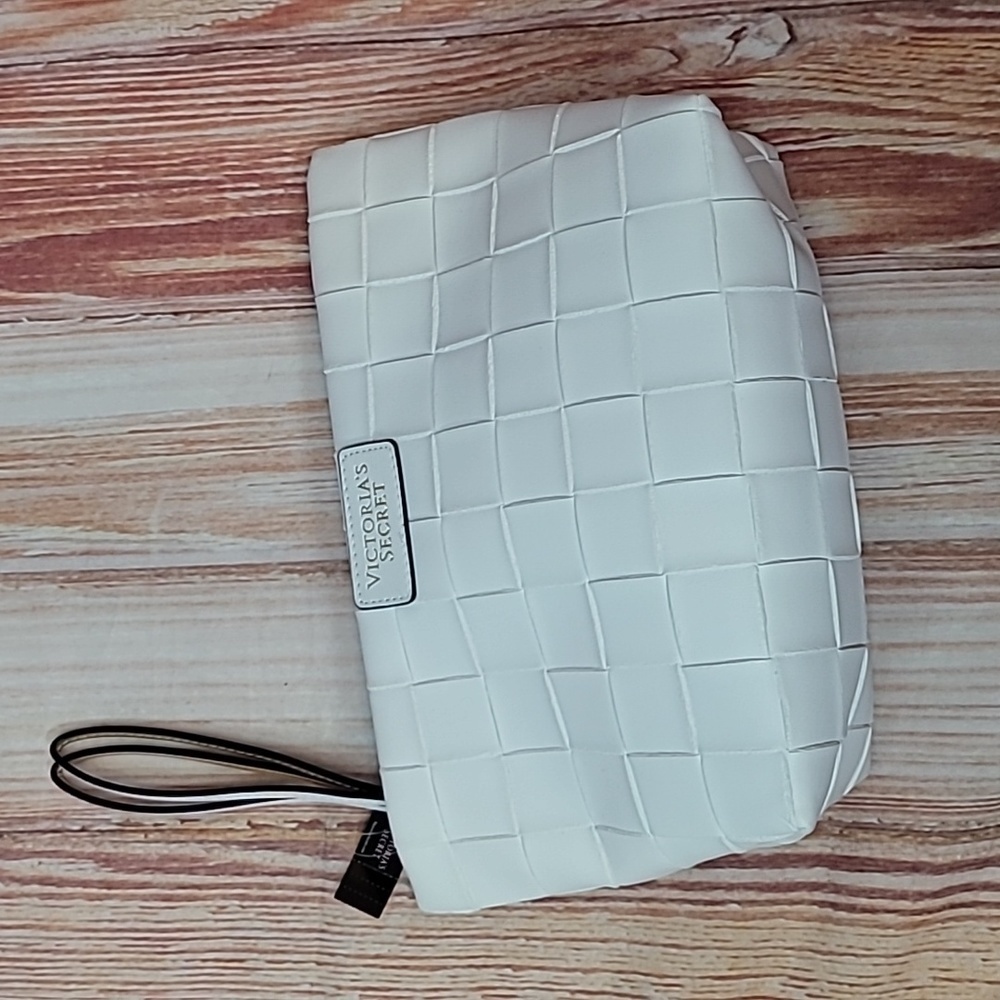 Victoria's Secret white basket weave makeup bag NWT